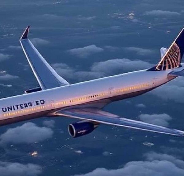 United Airlines Flight UA770 Emergency Diversion – What Really Happened and What We Can Learn From It